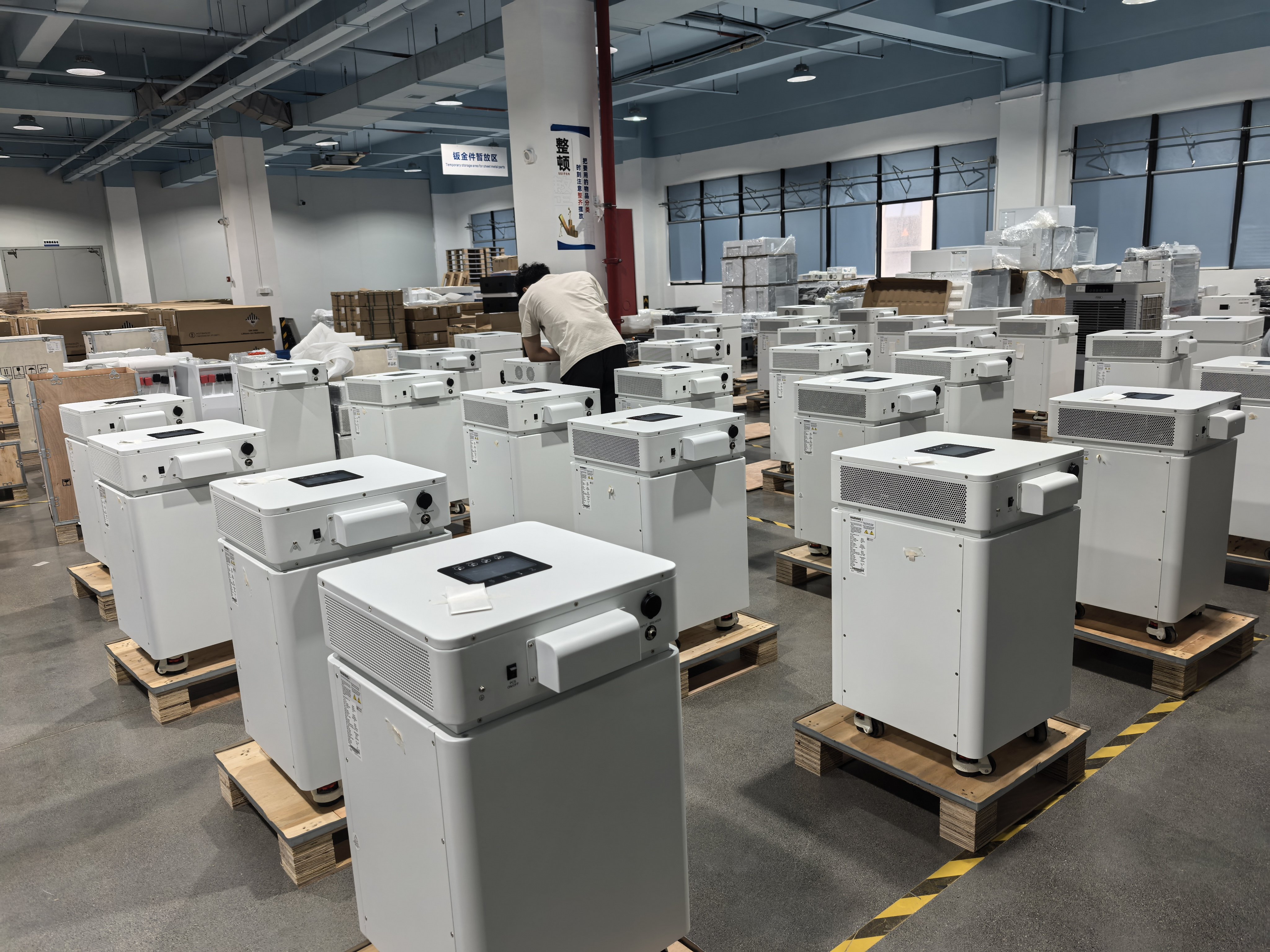 Yinen Power ESS cabinet production workshop